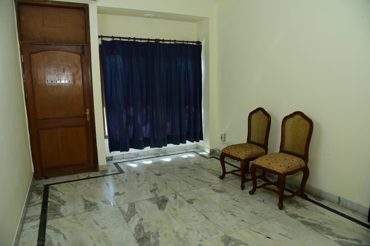 The Mayflower Hotel Gurgáon Kültér fotó